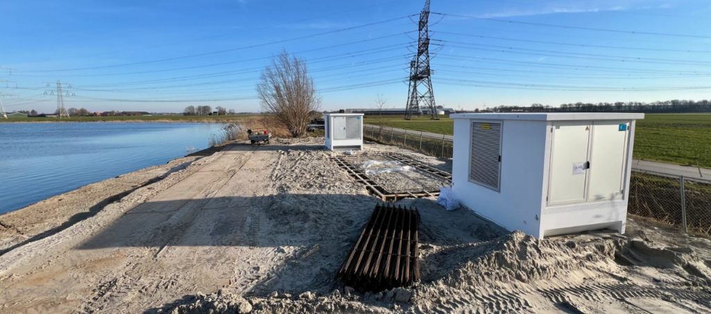 Door elektriciteit op te slaan voor later gebruik, verminder je piekbelasting en congestie.